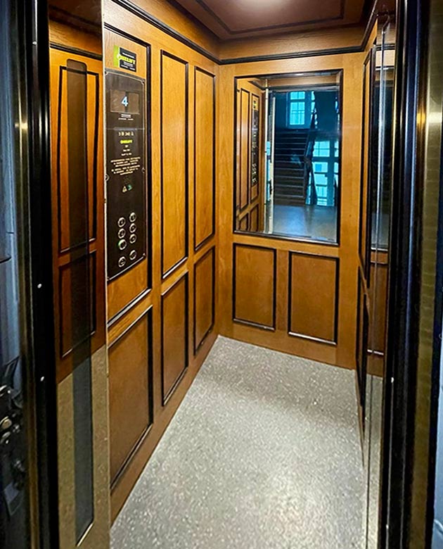 Helsingin Museokadulla 1935 valmistuneen hissiin modernisointi