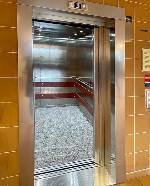 Kaunialan sotavammasairaalaan uudet hissit