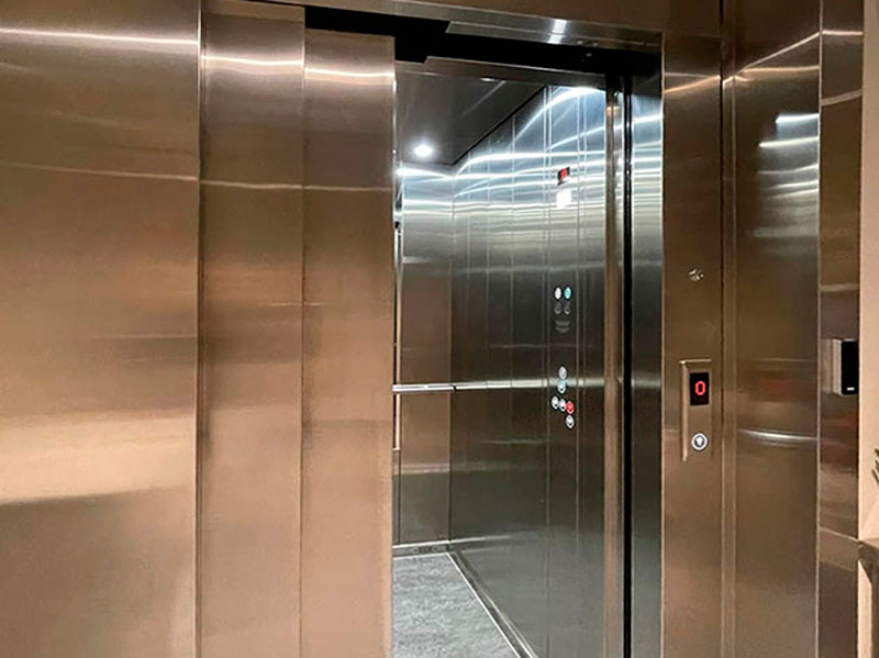 Lohjan terveyskeskuksessa hissien modernisointi